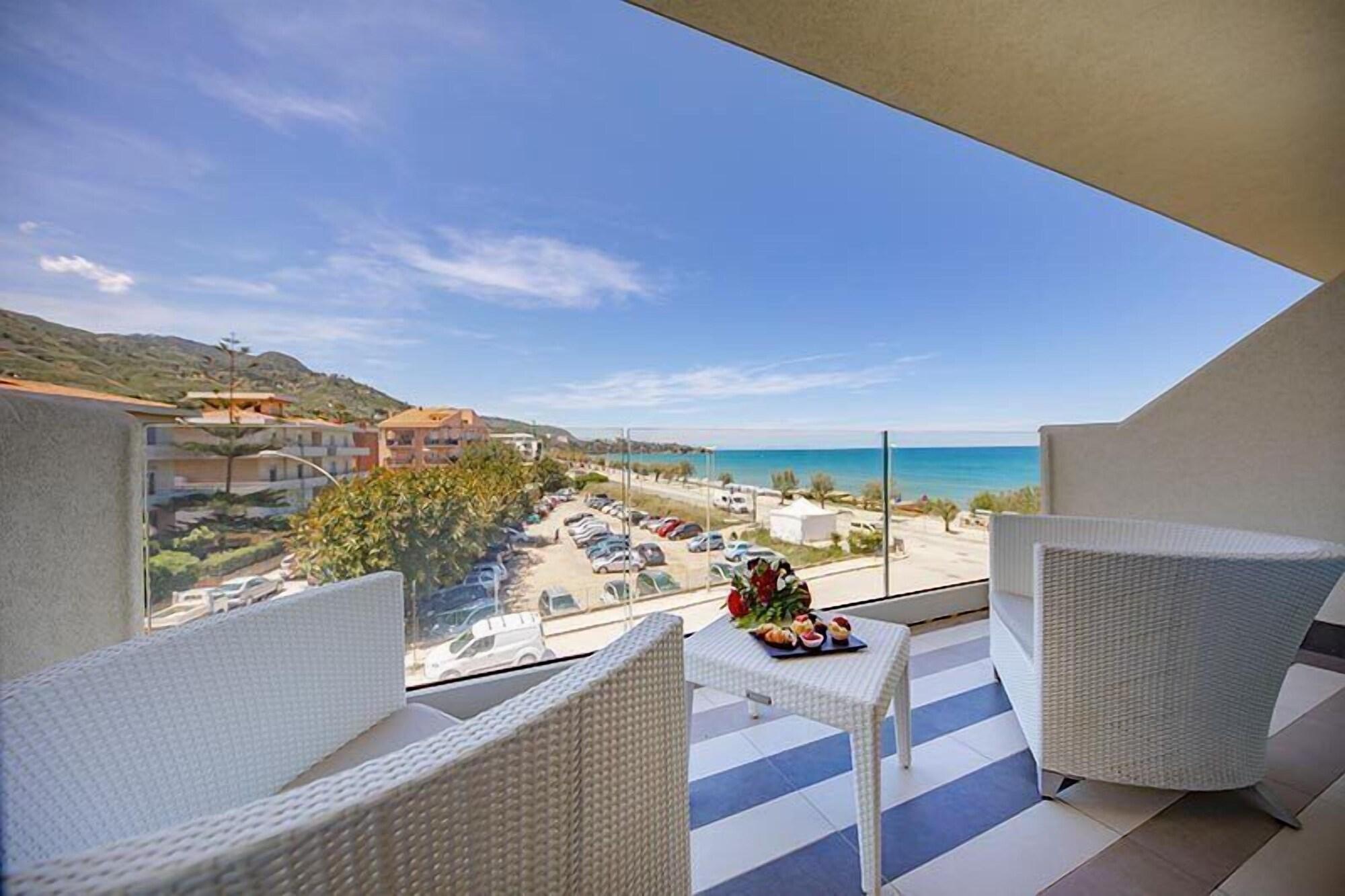 Victoria Palace Cefalu Exterior photo